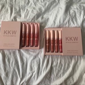 KYLIE COSMETICS MAKE UP KIT